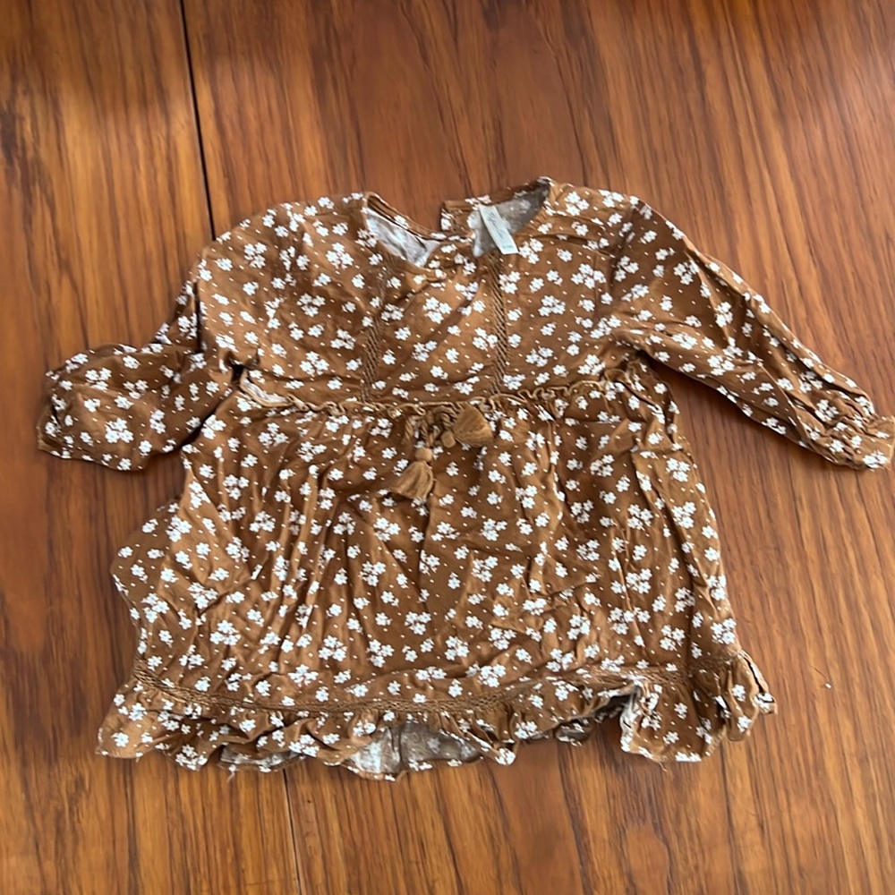 Rylee and cru 12-18 months top dress